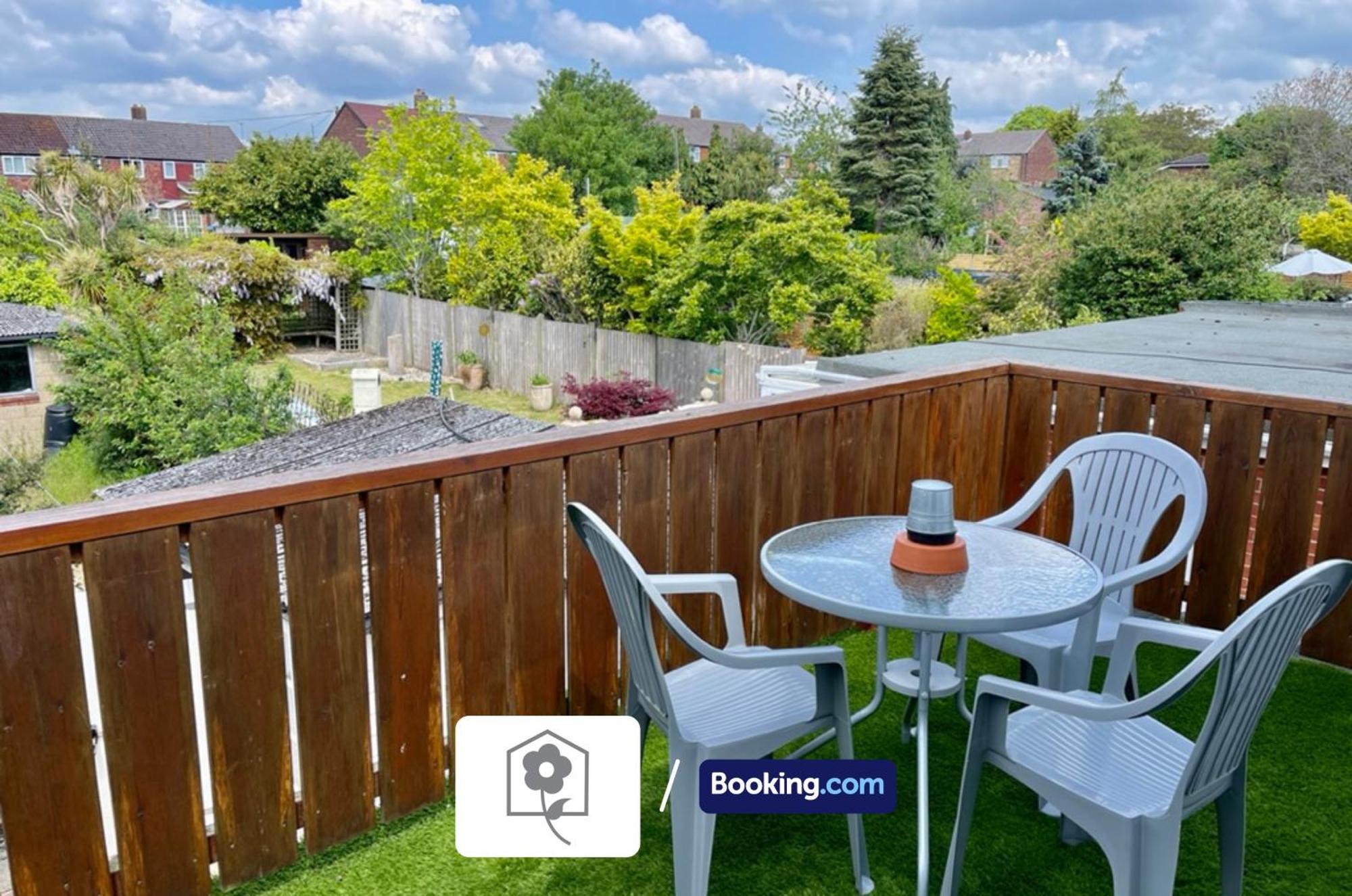 Netley Village Apartment By Your Stay Solutions Short Lets & Serviced Accommodation Netley Southampton With Free Wi-Fi Гамбл Екстер'єр фото